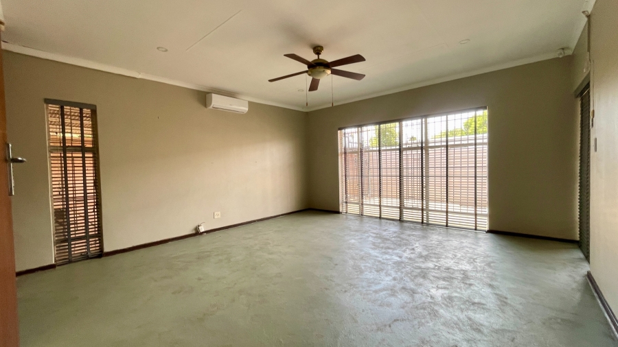 4 Bedroom Property for Sale in Flimieda North West